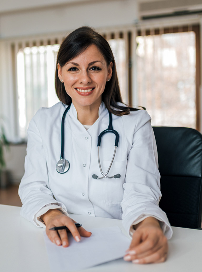 Smiling-female-veins-specialist-in-Las-Vegas